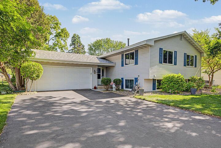 Property Photo:  2443 Birch Street  MN 55110 