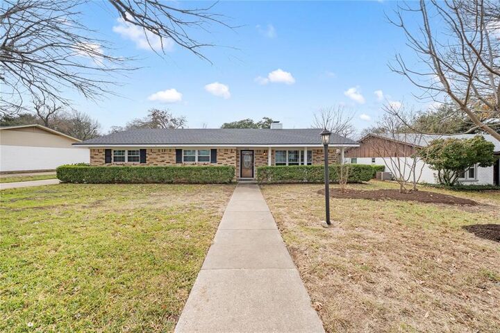 Property Photo:  740 Wedgewood Drive  TX 76712 