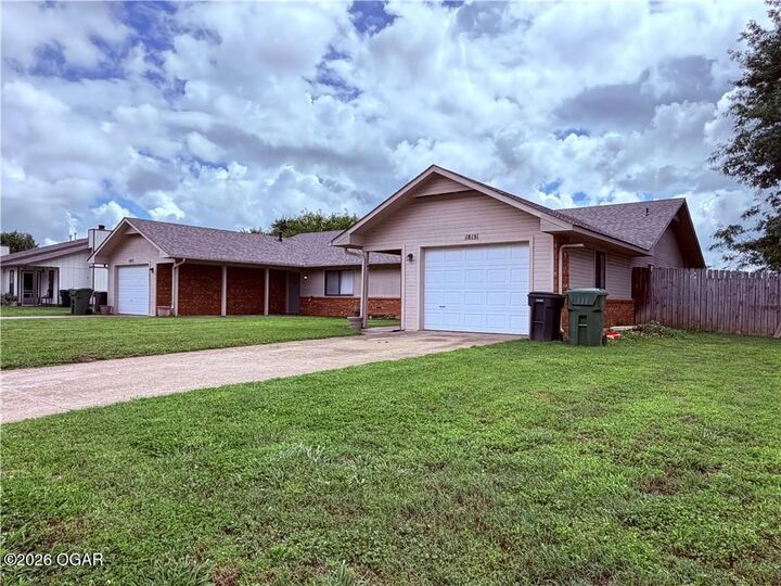Property Photo:  1813 S 14th Place  AR 72758 