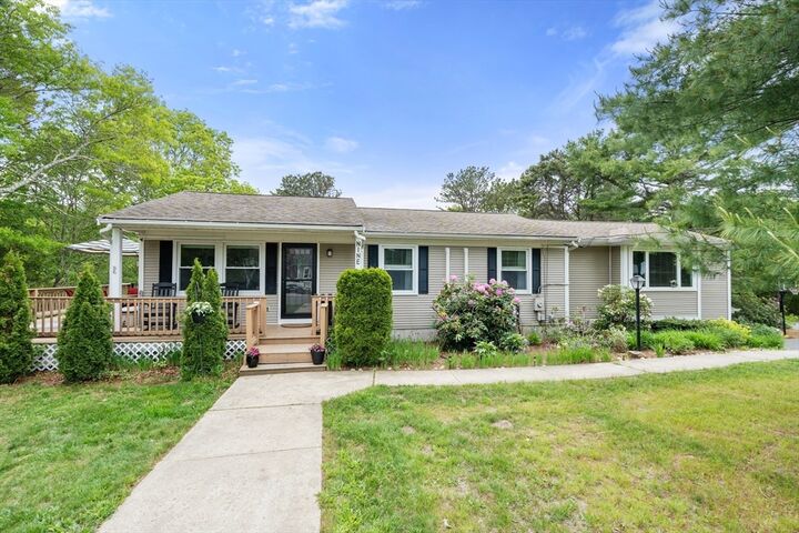 Property Photo:  9 Debbies Ln  MA 02648 