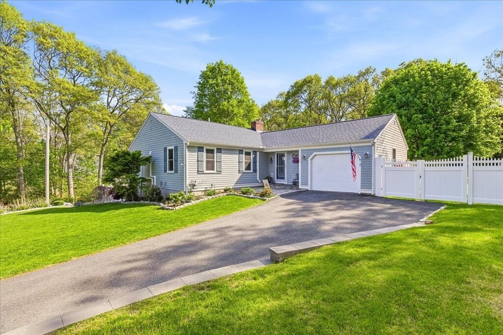 Property Photo: 9 Woodridge Rd MA 02537