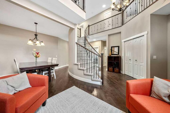 Property Photo:  133 Channelside Cove SW  AB T4B 2J1 