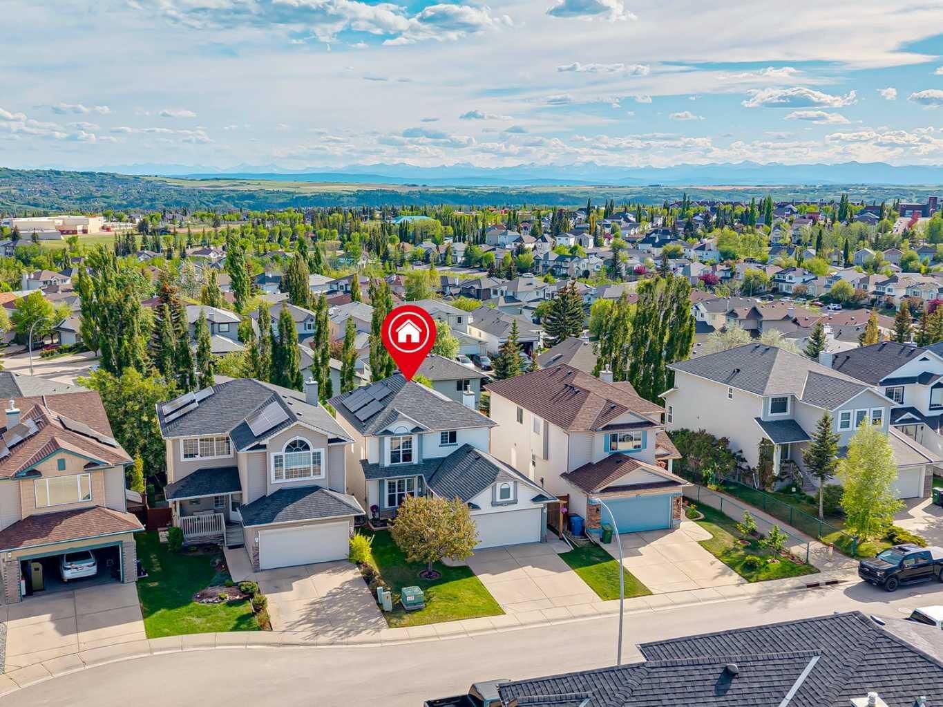 Property Photo:  105 Tuscarora Heights NW  AB T3L 2H2 