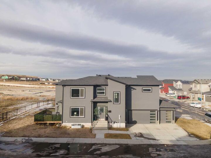 Property Photo: 97 Baysprings Gardens SW AB T4B 5C6