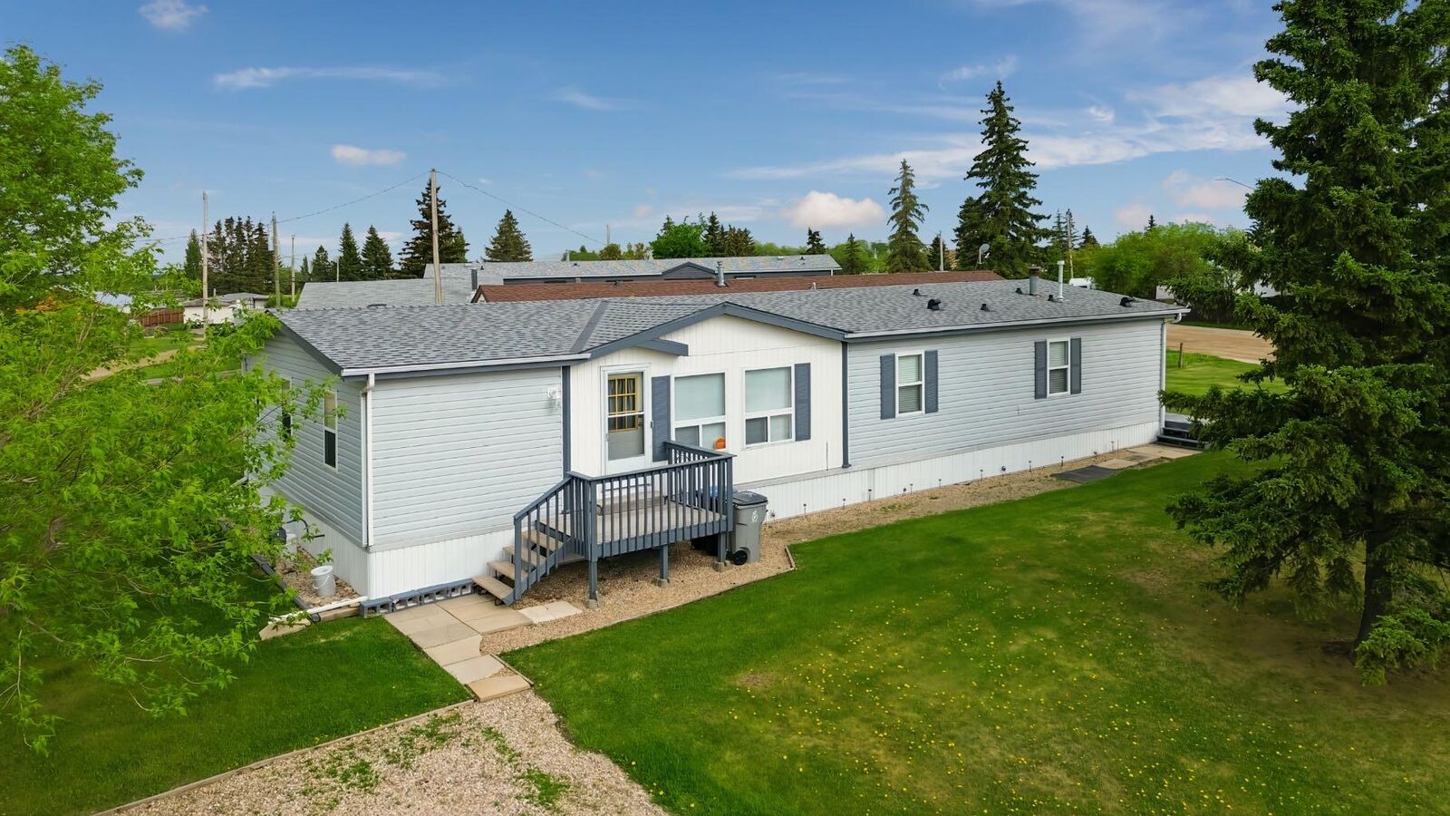 Property Photo:  4524 47 Avenue  AB T0E 1N0 