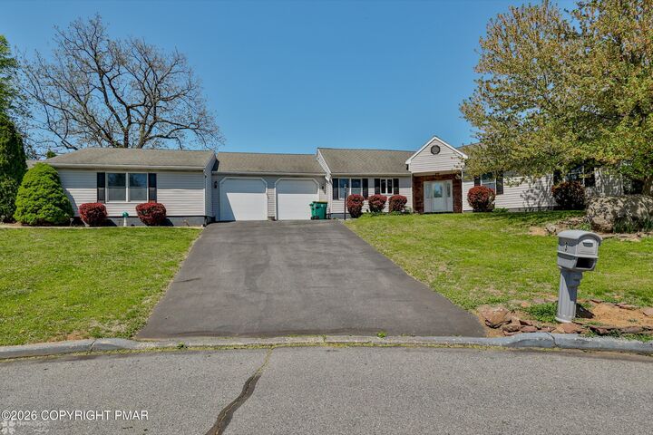Property Photo:  3 Dusty Road  PA 18045 