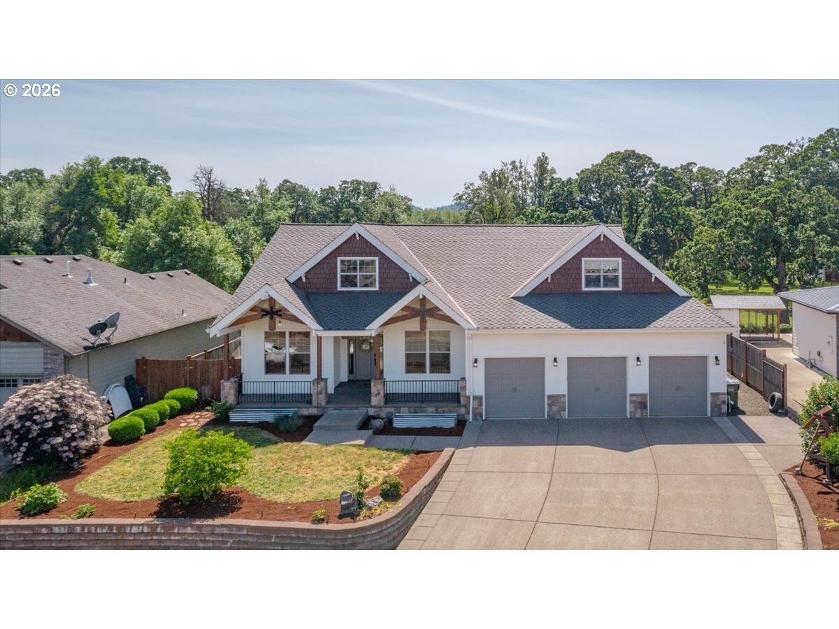 Property Photo:  7507 9th Ct SE  OR 97392 