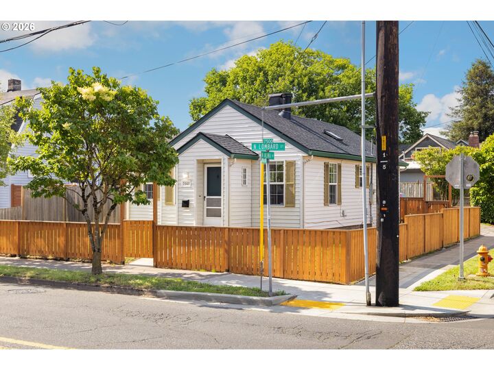 Property Photo:  7040 N Lombard St  OR 97203 