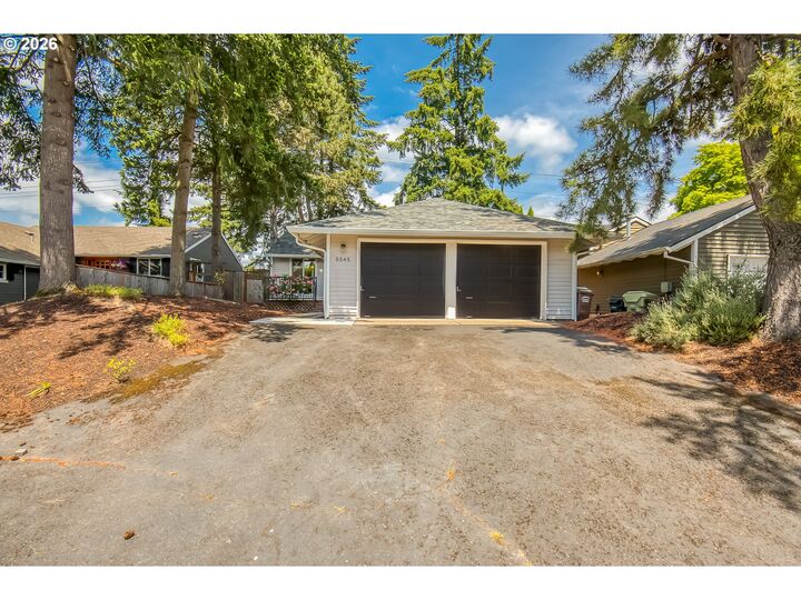 Property Photo:  5545 NW Ridgemoor Ct  OR 97229 