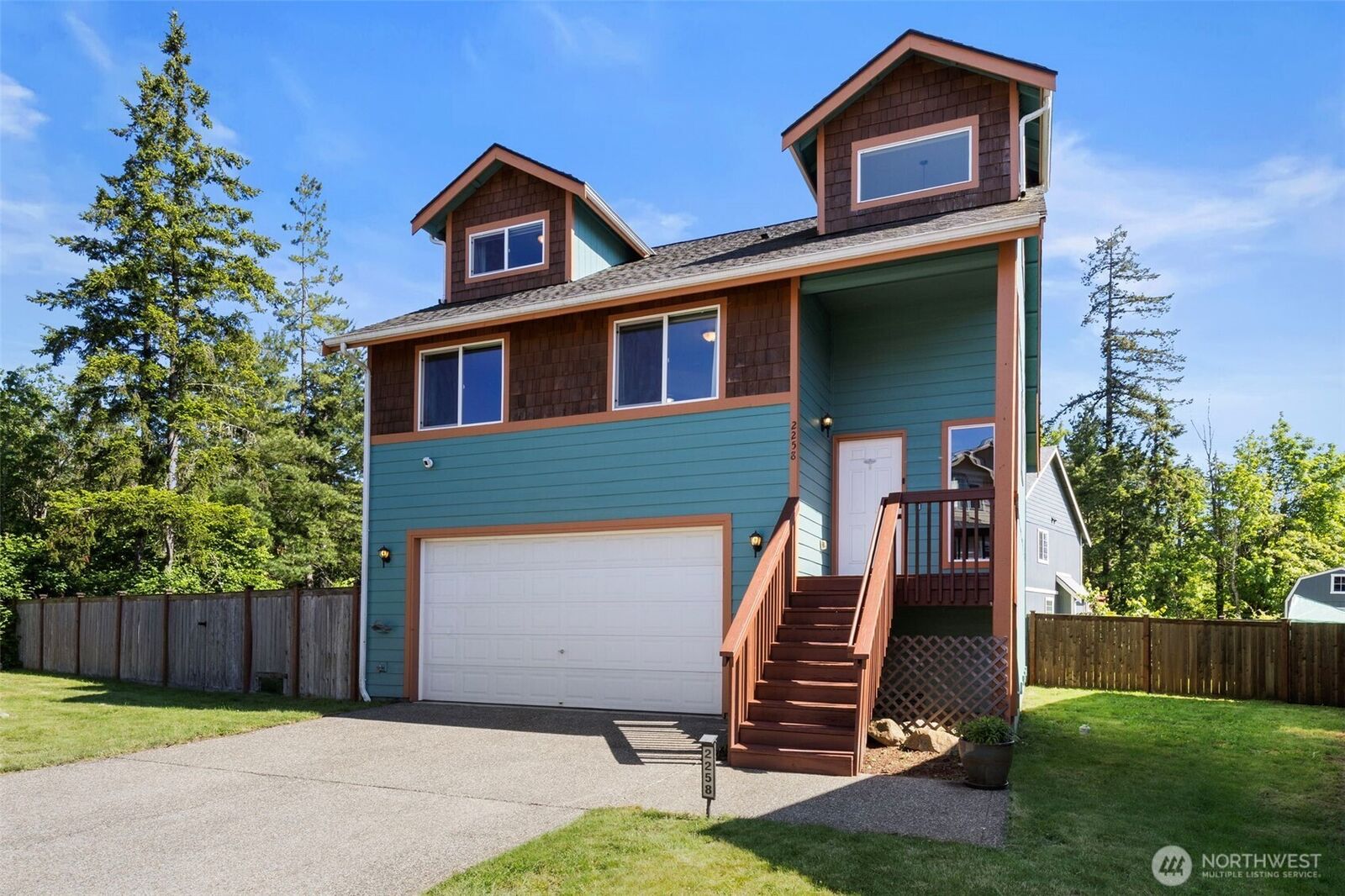 Property Photo:  2258 SE Upchurch Way  WA 98366 