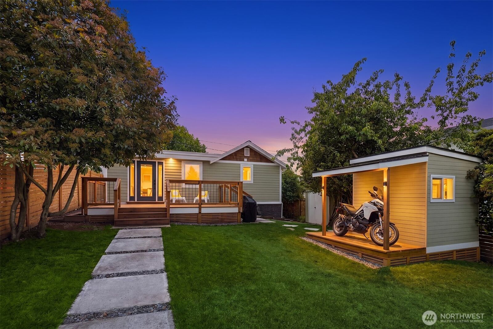 Property Photo: 7739 13th Avenue SW WA 98106