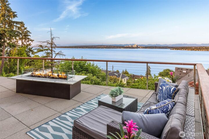 Property Photo: 1126 33rd Avenue S WA 98144
