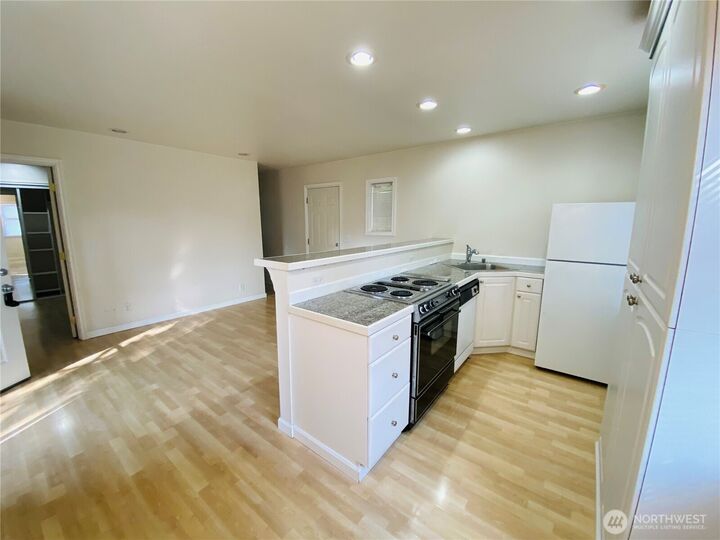 Property Photo:  4617  Fowler Avenue 3  WA 98203 