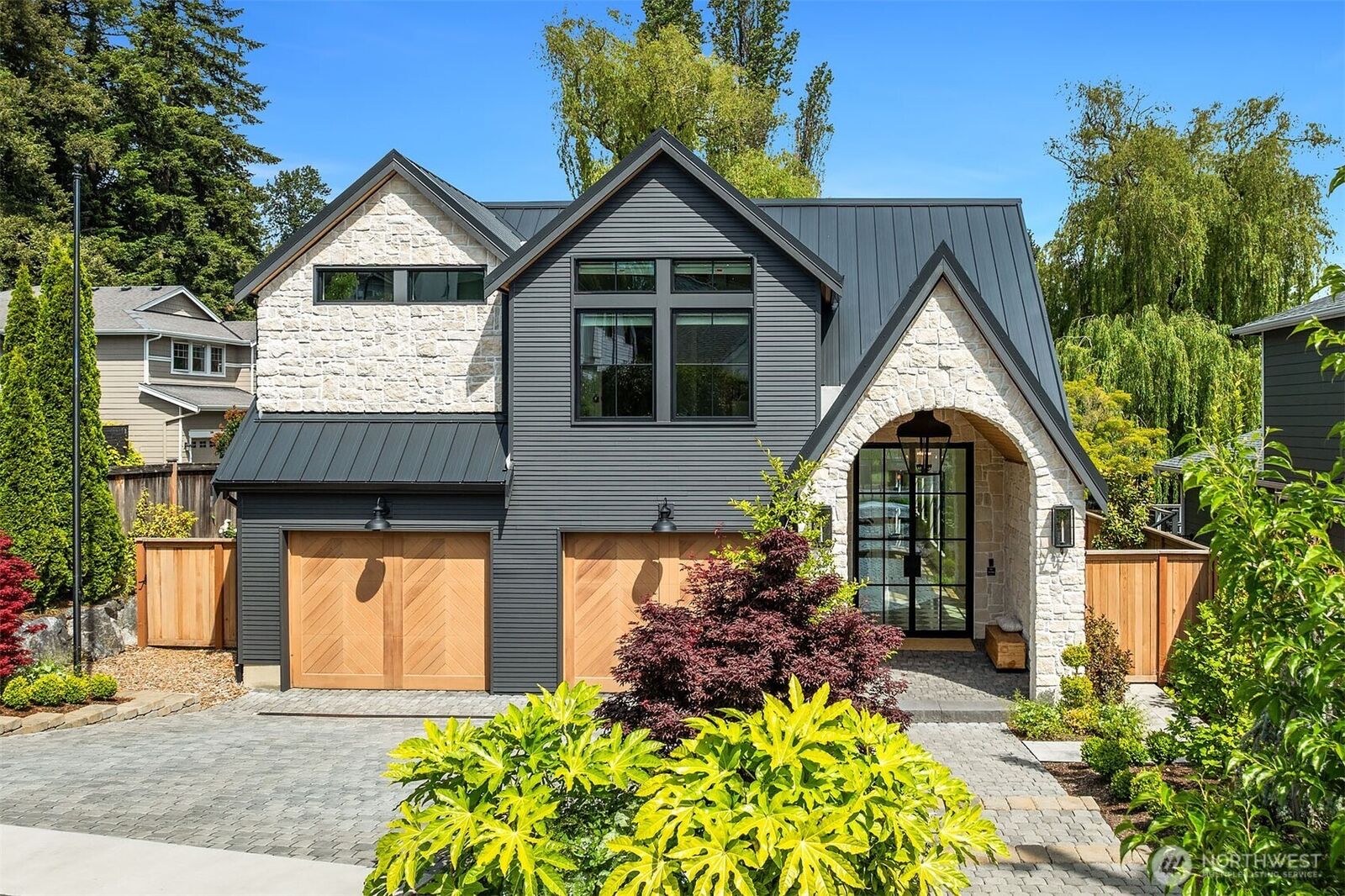 Property Photo:  1016  5th Street  WA 98033 