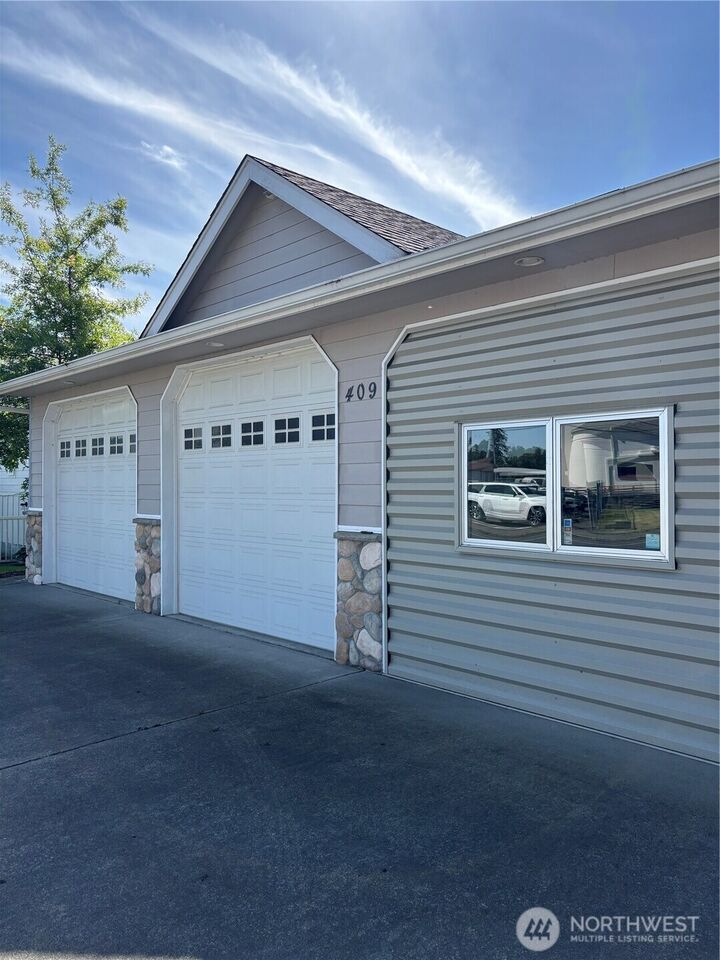 Property Photo:  408  Edson Street  WA 98264 
