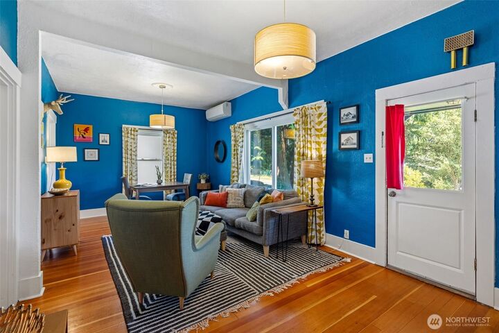 Property Photo:  7729  12th Avenue SW  WA 98106 