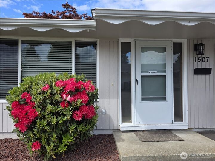 Property Photo:  1507  Wright Avenue  WA 98390 