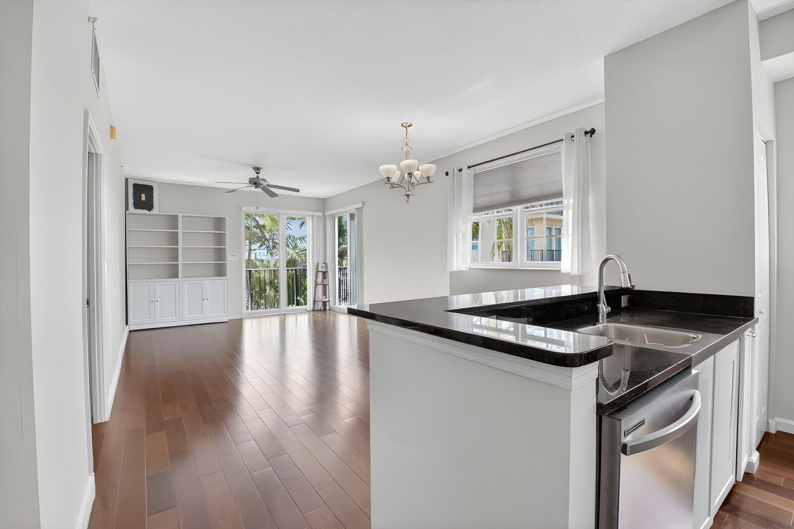 Property Photo:  225 NE 1st Street 301  FL 33444 