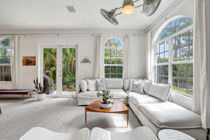 Property Photo:  2636 NE 9th Avenue 6  FL 33334 