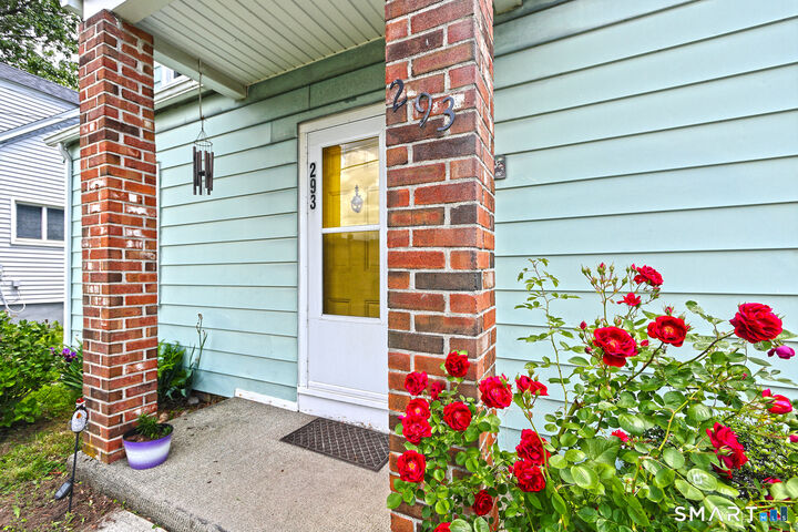 Property Photo:  293 Pleasantview Avenue  CT 06606 