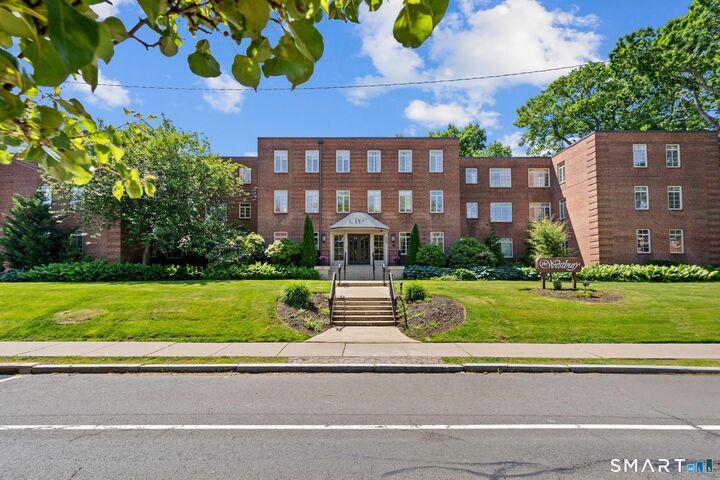 Property Photo:  869 Farmington Avenue 205  CT 06119 