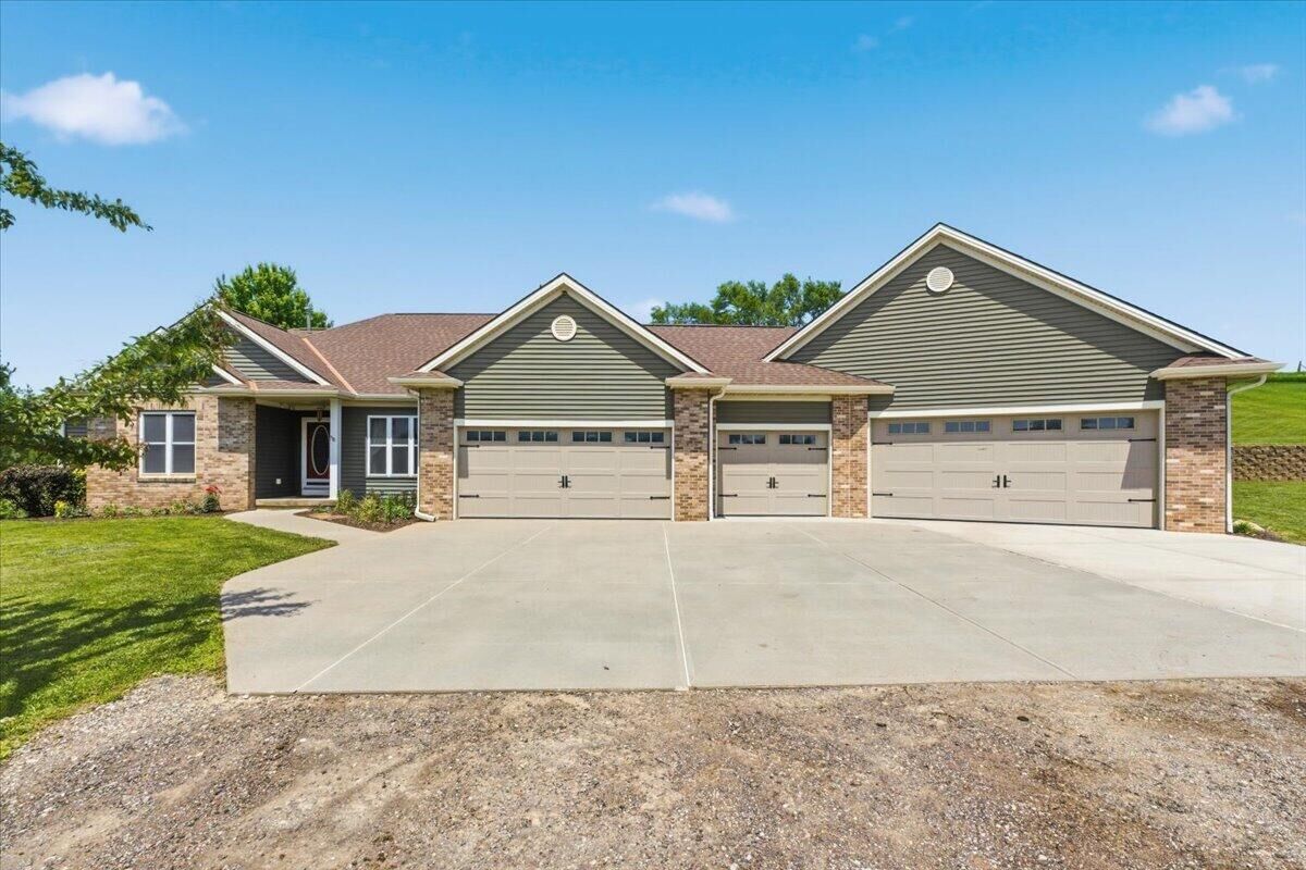 Property Photo:  22354 Pioneer Trail  IA 51503 