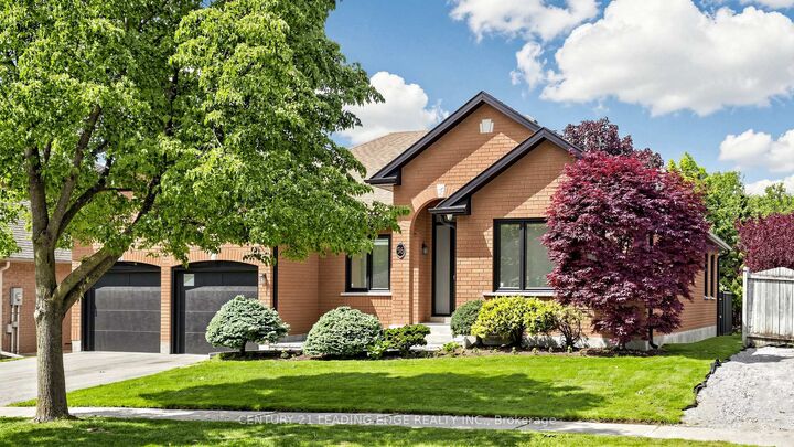 Property Photo: 56 Fairgate Crescent ON L4A 1J7