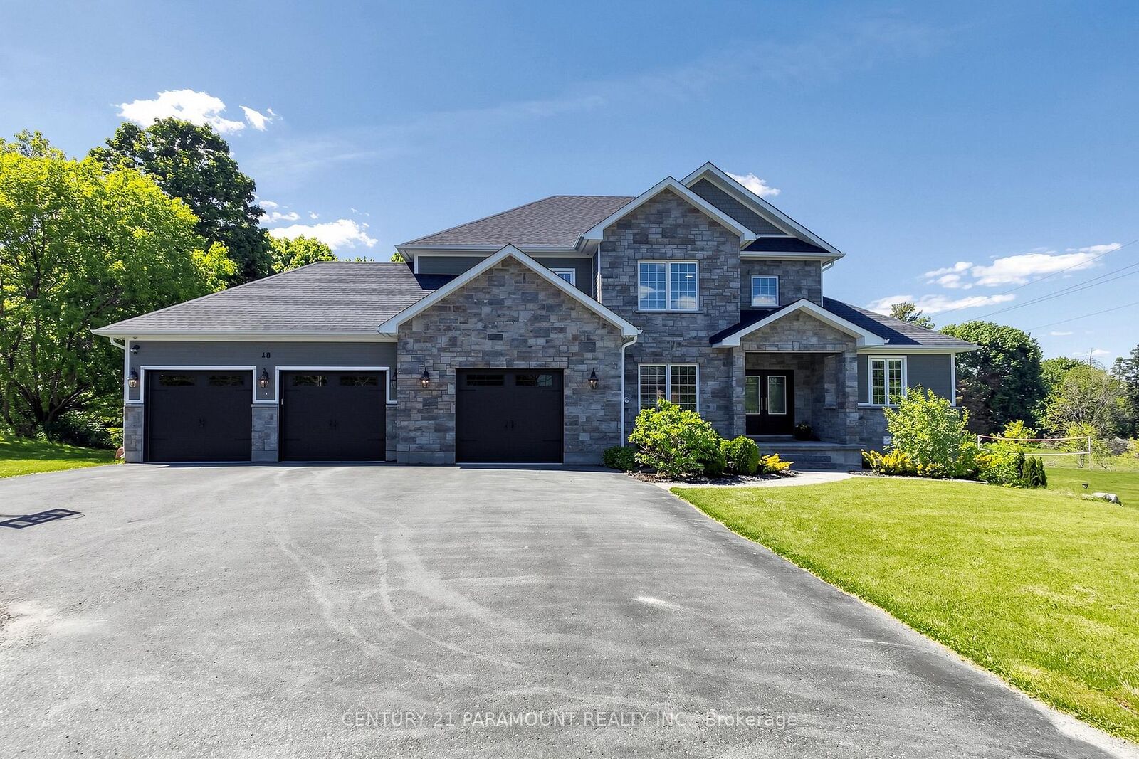 Property Photo:  48 Edmund Street  ON L7K 0K2 