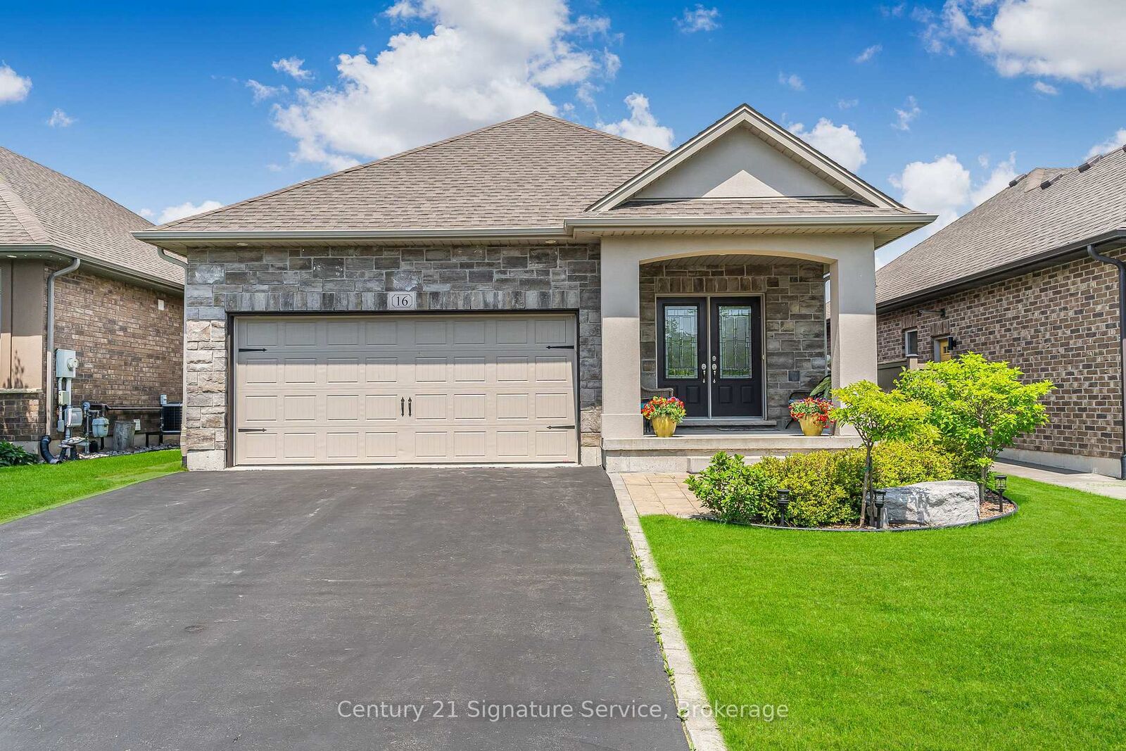 Property Photo:  16 Gaiser Road  ON L3C 0B5 