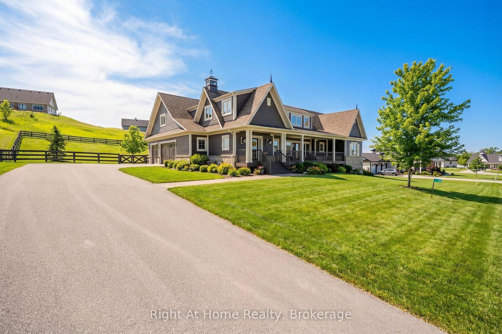 Property Photo: 16 Gelderland Crescent ON L0K 1E0