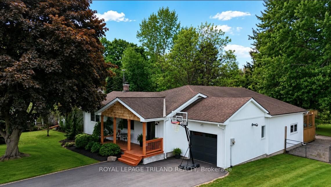 Property Photo: 298 Sunset Drive ON N5R 3C5
