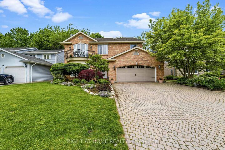 21 Francis Creek Boulevard — photo 1