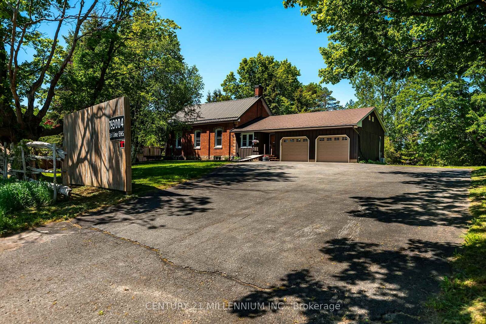 Property Photo: 793004 3rd Line Ehs Line ON L9W 5X6