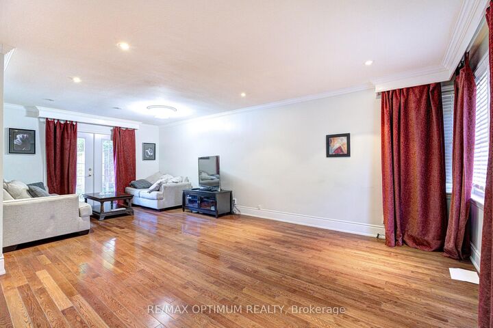 Property Photo: 18 Armstrong Street ON L6W 1W6
