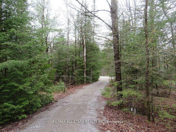 Property Photo: 33 Edwina Drive ON K0M 1A0