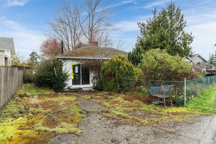 Property Photo: 3330 Harriet Rd BC V8Z 3S4