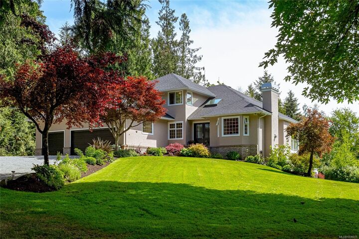 Property Photo: 1650 Tatlow Rd BC V8L 5R3
