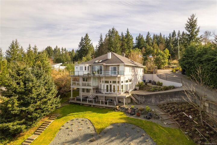 Property Photo: 3758 Panorama Cres BC V0R 1K0