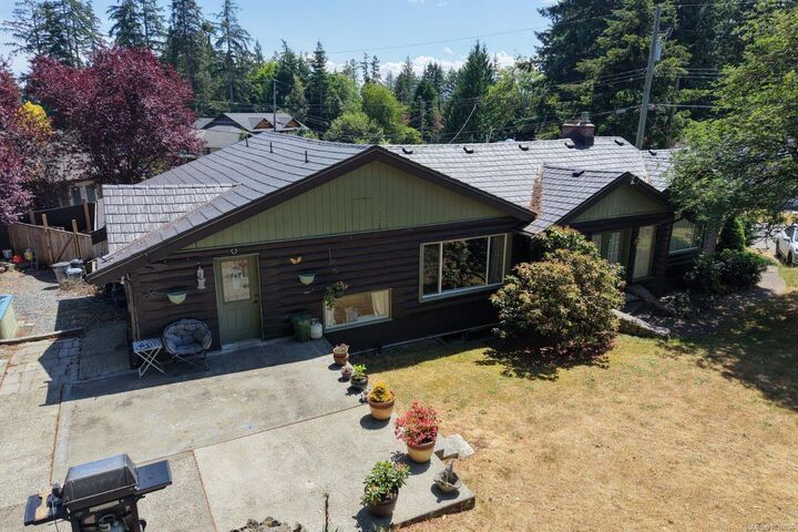 Property Photo:  3604 Rockcliffe Dr  BC V9T 5S2 