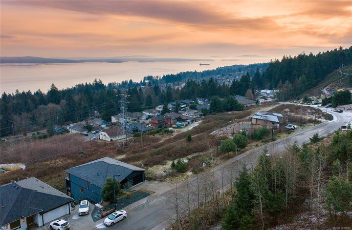 439 Thetis Dr — photo 1