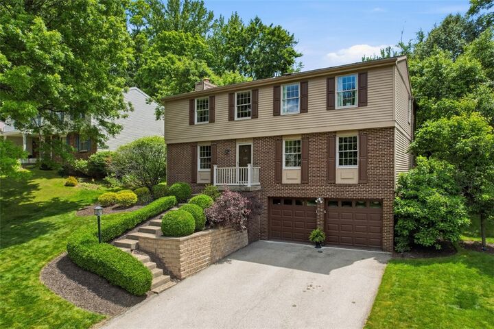 Property Photo:  1281 Manor  PA 15241 