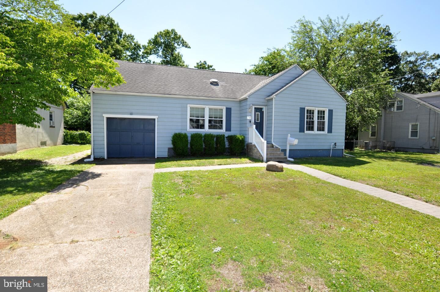 Property Photo:  711 Filbert Street  NJ 08065 