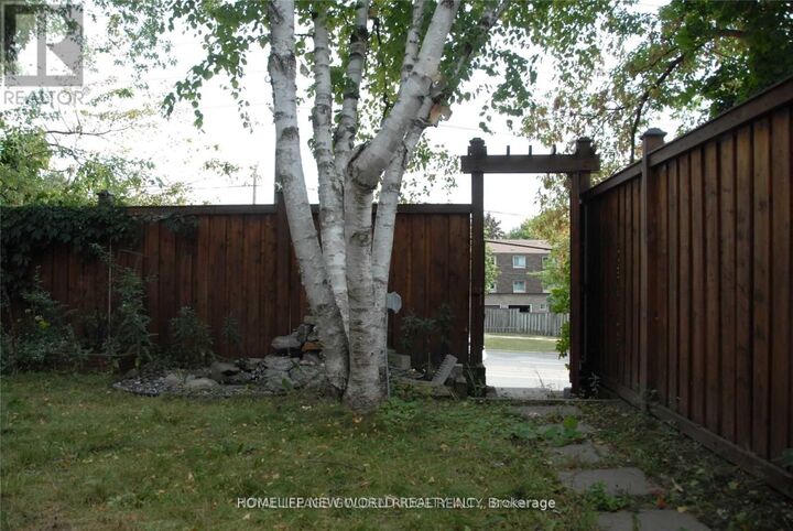 Property Photo:  39 Aberfeldy Crescent Bsmt  ON L3T 4C1 