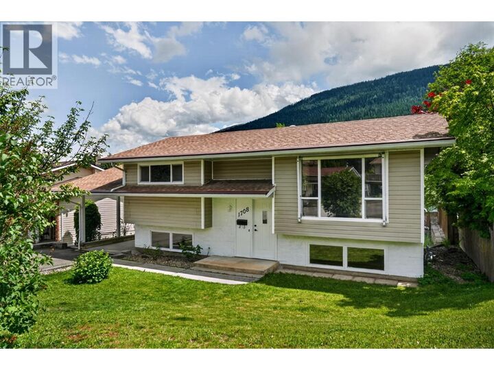 Property Photo: 1708 Slocan Crescent BC V1L 5V6