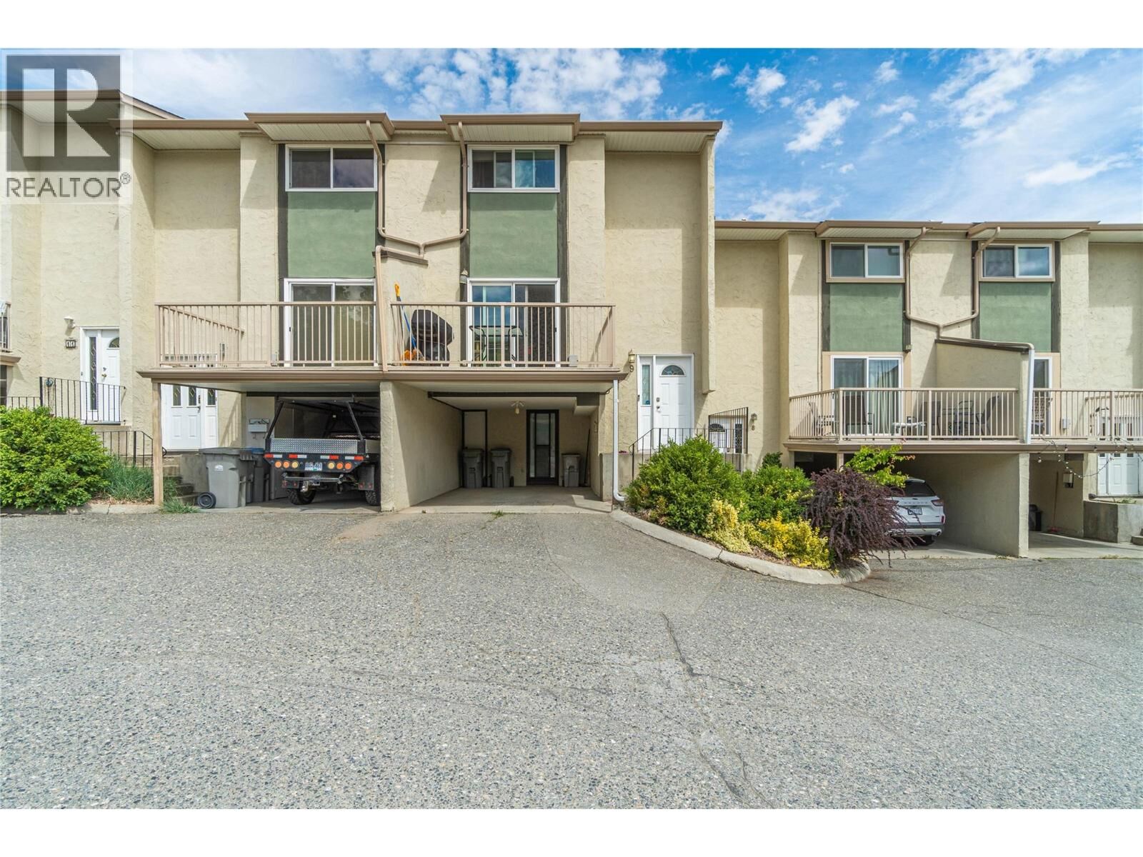 Property Photo: 1469 Springhill Drive 9 BC V2E 1H5