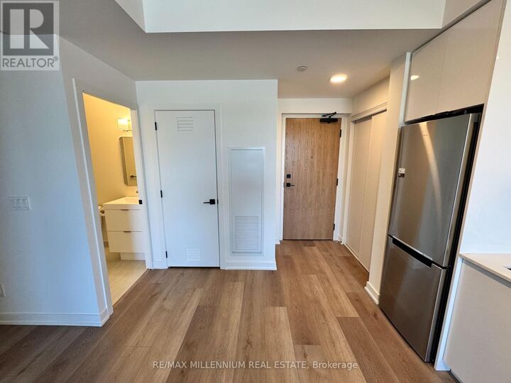 Property Photo:  33 Erie Avenue 513  ON N3S 2E7 