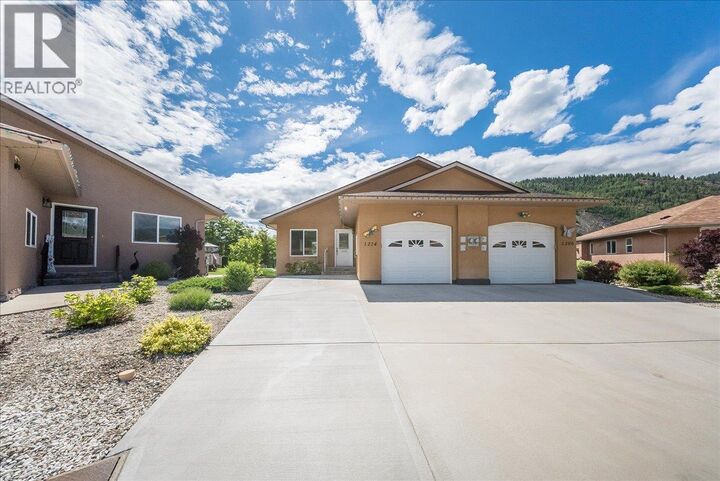 Property Photo:  1214 Heather Place  BC V1R 4Y2 