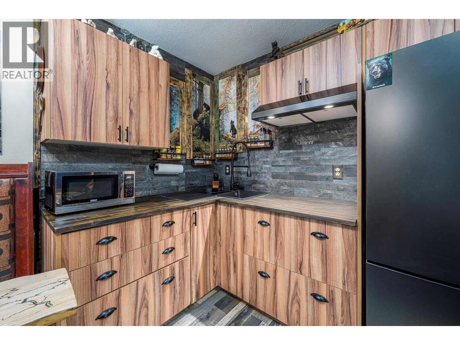 Property Photo: 20 Kettleview Road 305 BC V1P 1T4