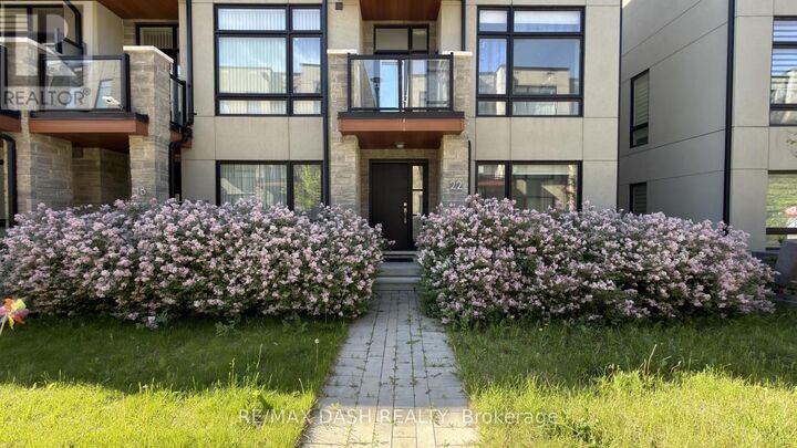 Property Photo:  22 Brunet Drive  ON L4H 4R6 