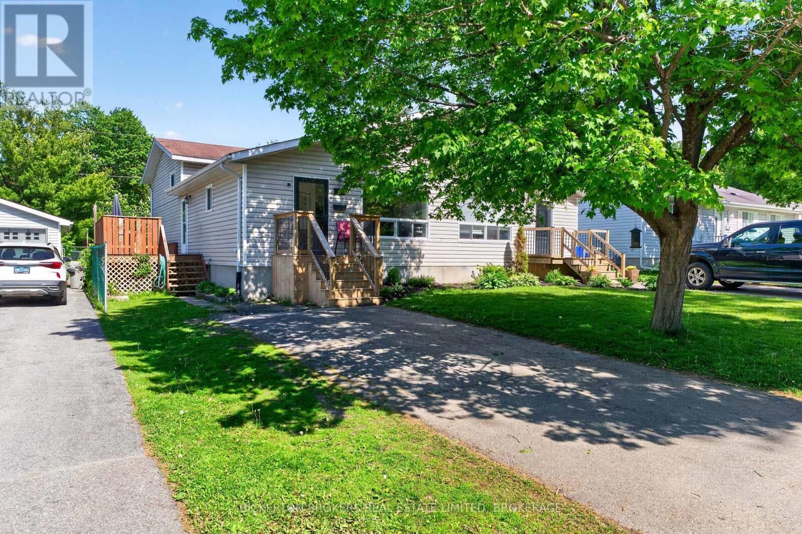 Property Photo:  41 Maple Street South  ON K7G 2N6 